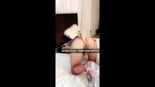Hot Babe Fingers her Anal in Snapchat