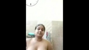 Delhi Girl Showing Boobs and Pussy to Boyfriend on Videocall