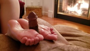 VICTORIA VALENTINE: Glazing her Soft Soles by the Fire - Preview